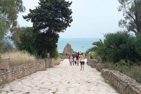La Goulette Stopover: Grand Tour of Tunisia, Starters & Lunch Included La Goulette Stopover: Grand Tour of Tunisia & Lunch