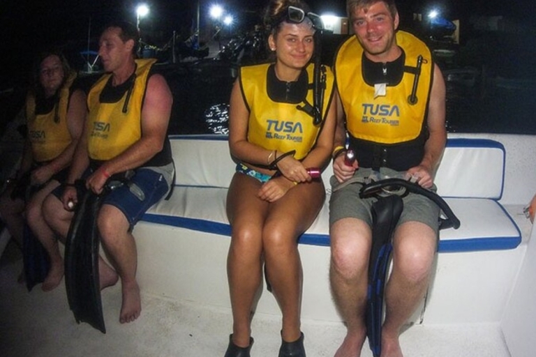 Experiencia de snorkel nocturno en Cancún