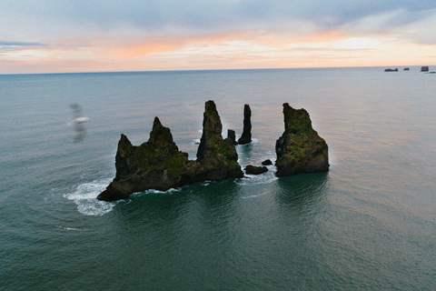 Reykjavik: Glacier Lagoon & Diamond Beach Private Tour