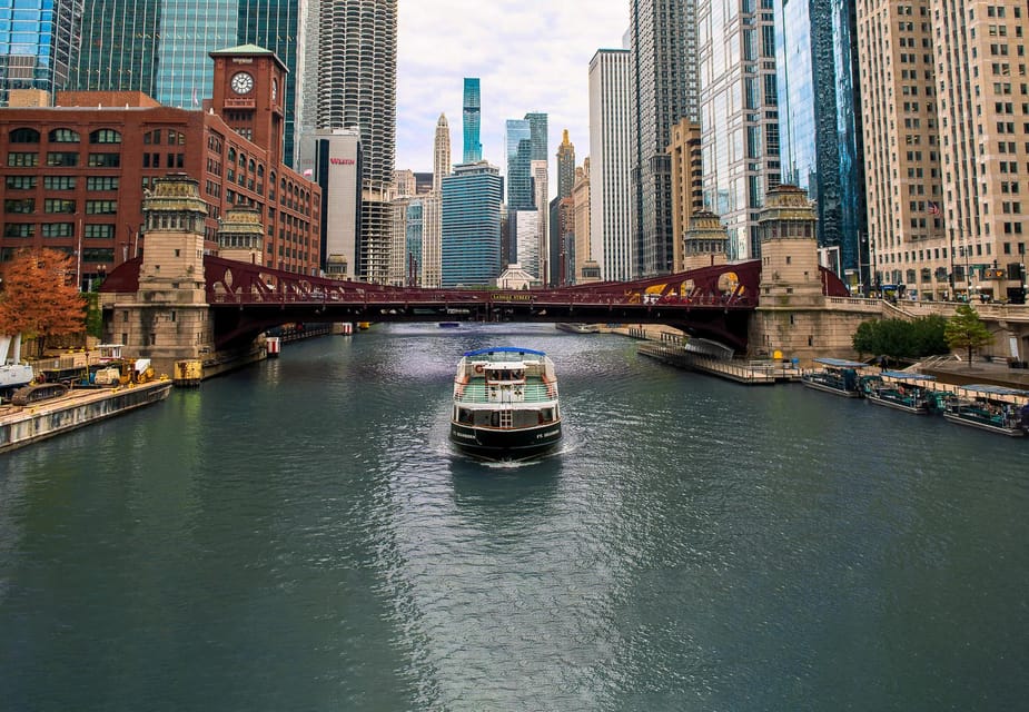 Architecture Boat Tour with Drinks