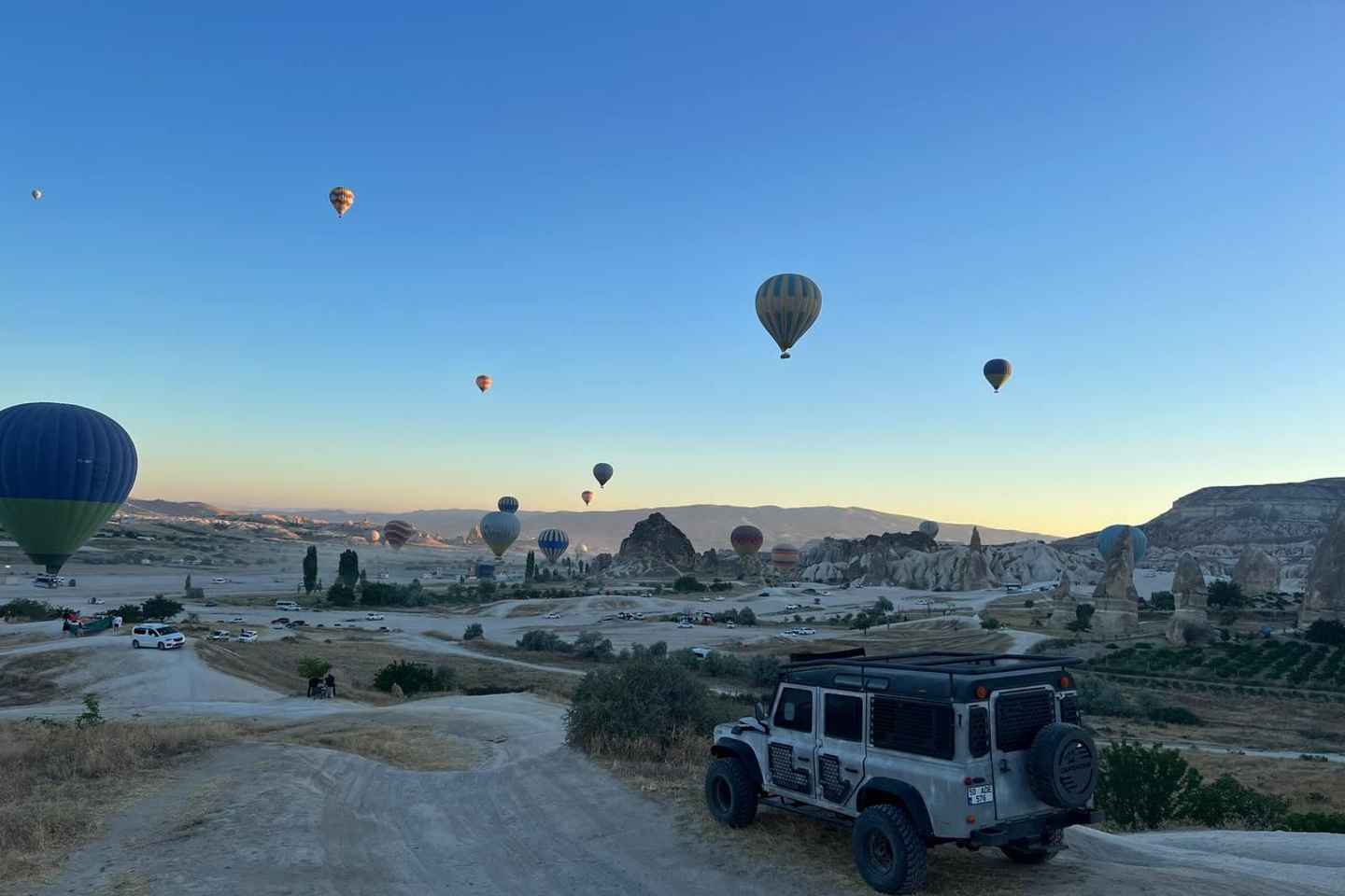 Cappadocia: 4x4 Jeep Safari Sunset and Sunrise