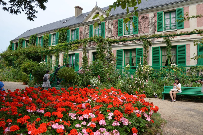 Giverny and Wine Tasting with Private Pick up and Drop Off