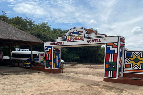 Full-Day Johannesburg & Soweto Tour with Photo Stops