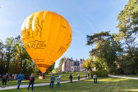 Zonsondergang in een luchtballon van Amboise over de Loirevallei