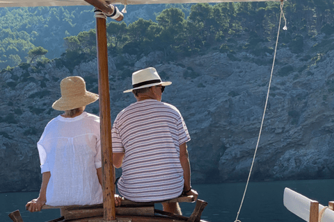 Mallorca: Alcudia: Passeio de barco particular com snorkel