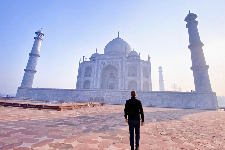 Delhi : excursion de 5 jours dans le Triangle d&#039;Or avec un guide germanophoneExcursion de 5 jours avec hébergement dans des hôtels 4 étoiles