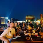 Pechino: tour a piedi serale tra gli antichi hutong e alla scoperta del cibo