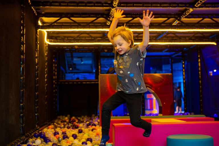 Aurich: Space Magic – Indoor Space Adventure Park Park admission for 4 hours