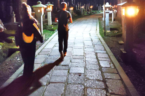 Koyasan : le silence sacré d&#039;Okunoin à l&#039;aube et à la nuit tombéeVisite à l&#039;aube