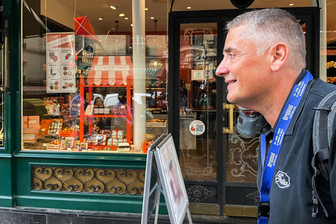 Paris: Montmartre Cheese, Wine & Pastry Guided Walking Tour