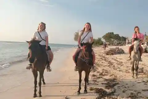 Gili Trawangan: Horse Riding on the Beach