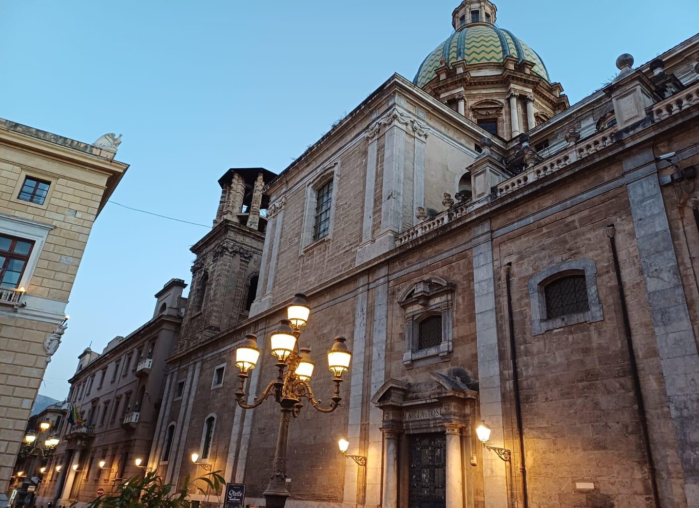 Palermo: Byrundvisning med markeder og monumenter i centrum