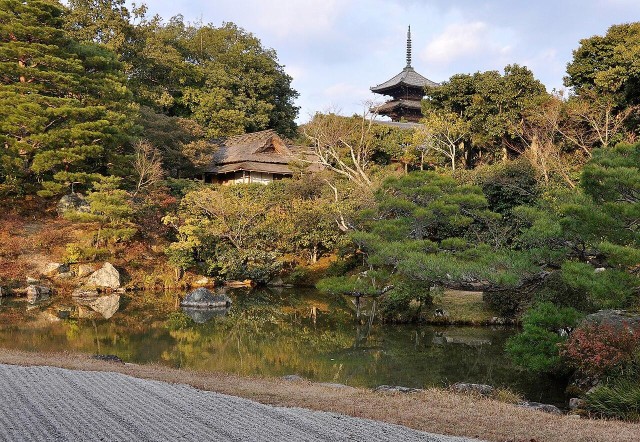 Kyoto Ukyo Audio Guide: Ninna-ji & Myoshin-ji Temple