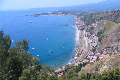 From Catania: Taormina, Isola Bella, Castelmola tour Audio-guided tour Taormina, Isola Bella, Castelmola