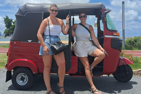 Colombo: Local Guide with Colombo City Tour by Tuk Tuk