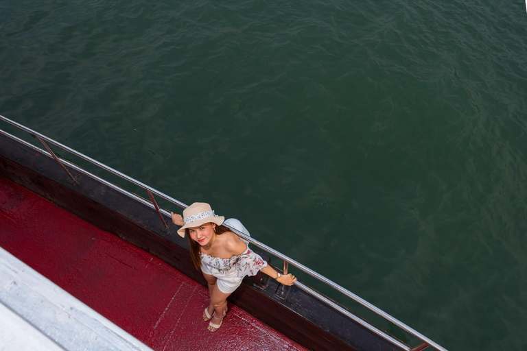 Pattaya : 2 heures de fête au coucher du soleil sur le Red Dragon BoatBateau Red Dragon Paty avec prise en charge uniquement à Na Jomtien