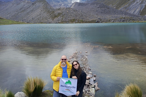 Cusco: Hike to the 7 Ausangate Lagoons Full Day VIP - Guided in Portuguese Cusco: Ausangate 7 Lagoons Full Day VIP Hike - Guided in Portuguese