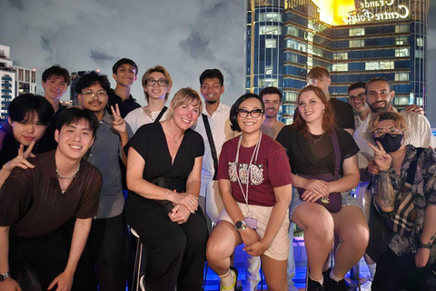 Tour della vita notturna di Phuket: avventura tra i bar e i club VIP di PatongTour della vita notturna di Phuket: tour dei bar e dei club con ingresso gratuito