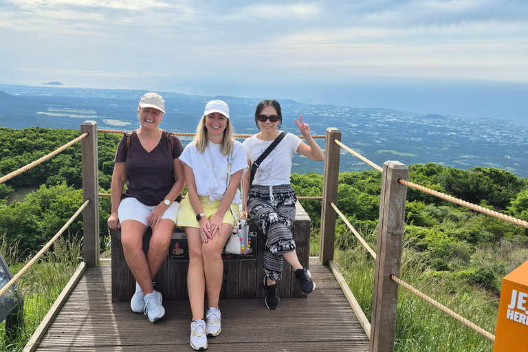 Jeju: UNESCO South & East Highlights 2 Days Combo Tour
