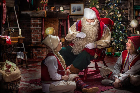 Rovaniemi: Santa Claus Village Guided Tour with pickup