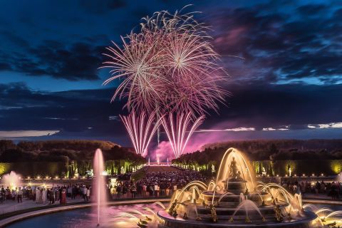 Palacio de Versalles: espectáculo nocturno de fuentes