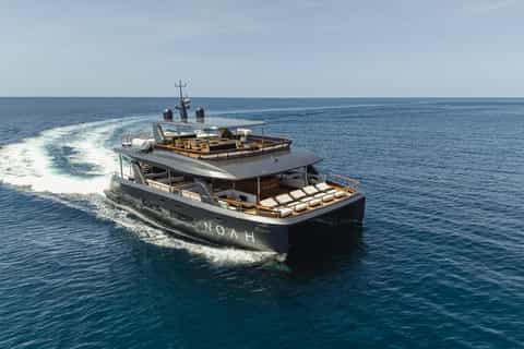 Phuket: Phi Phi Island Tour & Luxury Catamaran Party - Image 3
