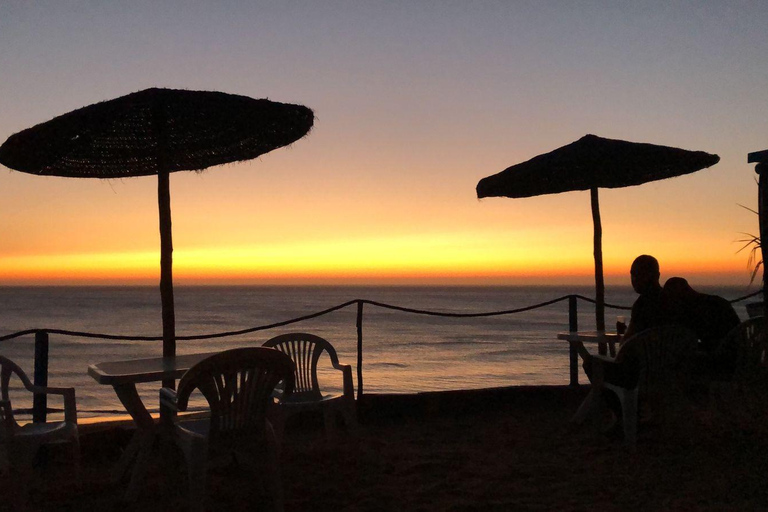 Cavernas, pôr do sol, passeio de camelo na praia e jantar com churrasco