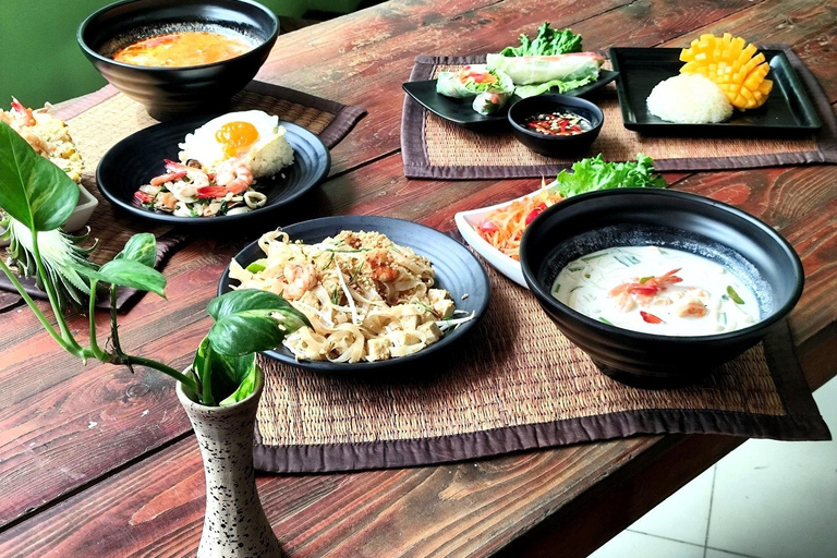 Pattaya: Thai Cooking Class with Botanical Garden Tour