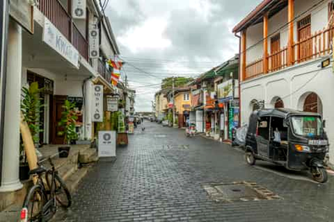 Colombo: Private 2-Day Hikkaduwa & Galle Tour