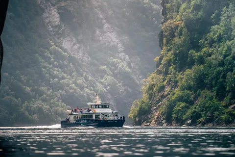 Geirangerfjord Sightseeingbåt med ljudguide