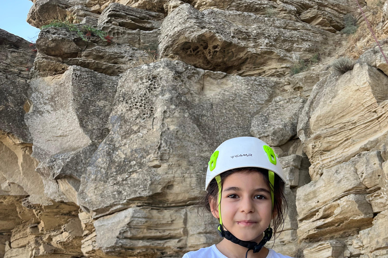 Baku: Rock Climbing Experience with Guide and Gear