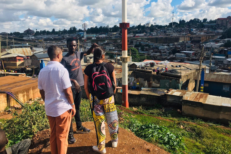 passeio pela vibrante favela de Kibera