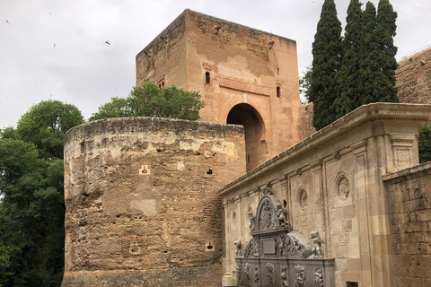 Alhambra Surroundings: History, Architecture and Legends
