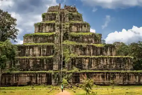 Tour particular pelos templos de Koh Ker e Beng Mealea