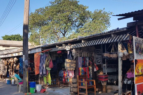 DAR ES SALAAM : TOUR DELLA CITTA' DI DAR ES SALAAM DI 5 ORE CON AUTO PRIVATADAR ES SALAAM : Tour della città di DAR ES SALAAM di 6 ore con auto privata