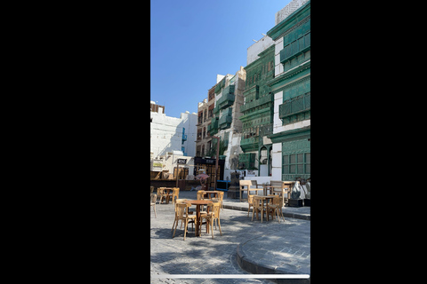 Jeddah: City Highlights Tour with Local Guide private tour