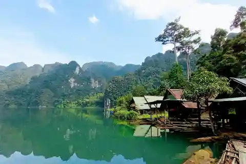 Khao Sok: lago Cheow Larn, passeggiata nella giungla ed esplorazione delle caverne