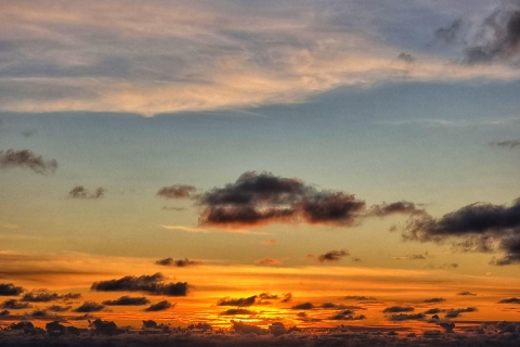 Wędrówka o wschodzie słońca na górę Copolia, Seszele.