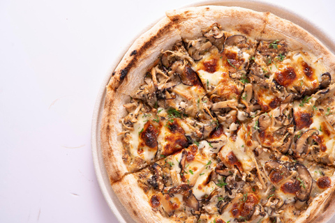 Discover a pizza experience with a flavorful Asian twist