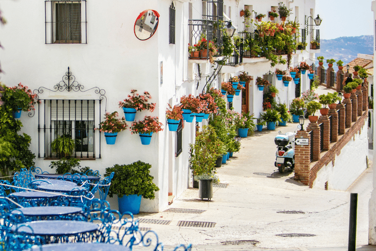 Mijas, Marbella, and Puerto Banús from the Costa del Sol Mijas, Marbella, and Puerto Banús from Torrequebrada