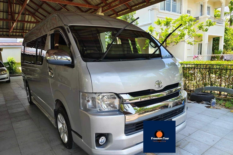 Sukhothai : transfert en voiture privée vers/depuis BangkokBangkok : Transfert en SUV/voiture privée vers Sukhothai.