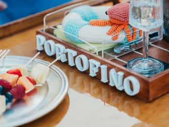 Portofino: Tour al Tramonto in Barca con Vino e Frutta Fresca