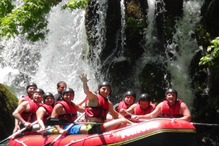 Ubud: Avventura di rafting sul fiume Ayung con pranzo e trasportoRafting con trasferimento di andata e ritorno