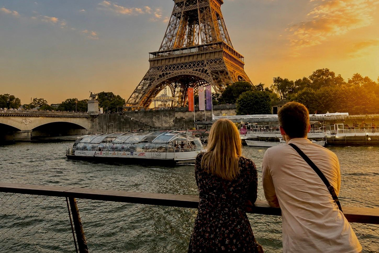 Paris: Illuminated Seine Night Cruise from the Eiffel Tower Paris: Illuminated Seine River Night Cruise & Free Postcard