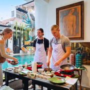 Jakarta: House of Tugu Tour with Cooking Class & Drink
