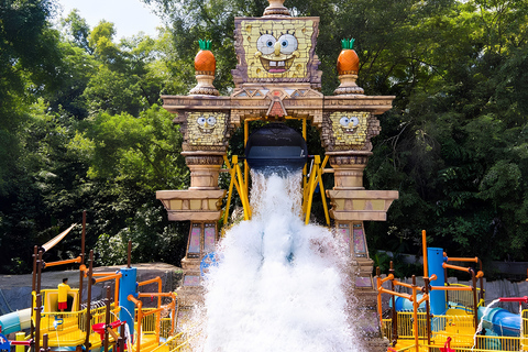 Sunway Lagoon 6 Parks Pass with Transfers & Dinner