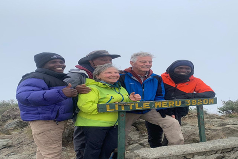Arusha: Mount Meru 3-Tages-Besteigung mit UnterkunftArusha: 4-tägige Besteigung des Mount Meru mit Unterkunft