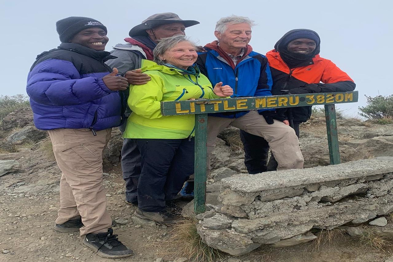 Arusha: Mount Meru 3-Tages-Besteigung mit UnterkunftArusha: 4-tägige Besteigung des Mount Meru mit Unterkunft