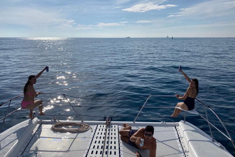 Oahu: Crociera privata in catamarano al tramonto e snorkeling opzionaleHonolulu: crociera privata al tramonto in catamarano con guida