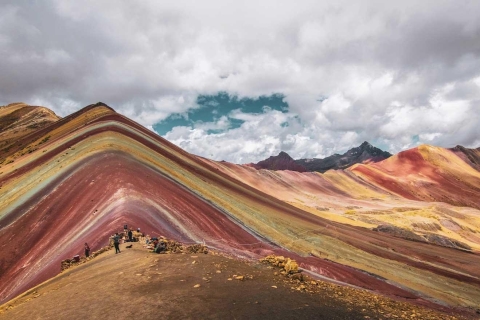 Tour Rainbow Mountain with lunch
